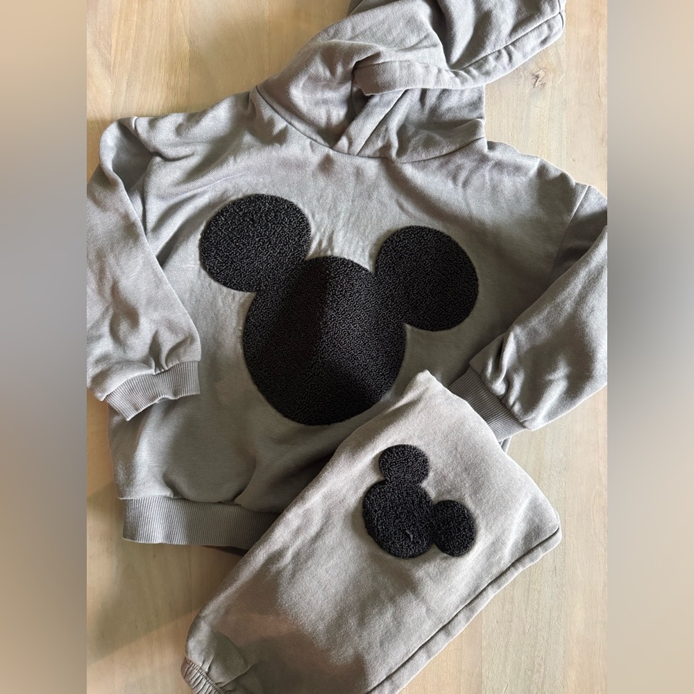 H&M - 4T Mickey Mouse Sweatsuit